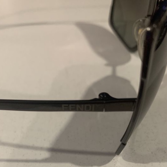 SOLD!!! FENDI SUNGLASSES - Picture 3 of 5
